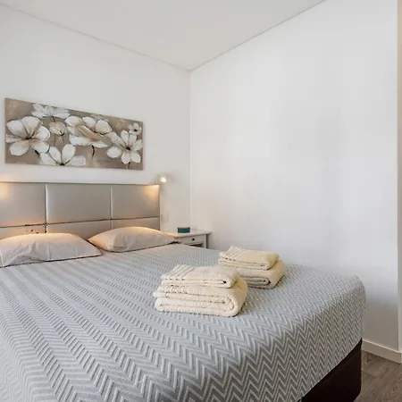 Casa Dos Terracos T3 Rc Apartment *